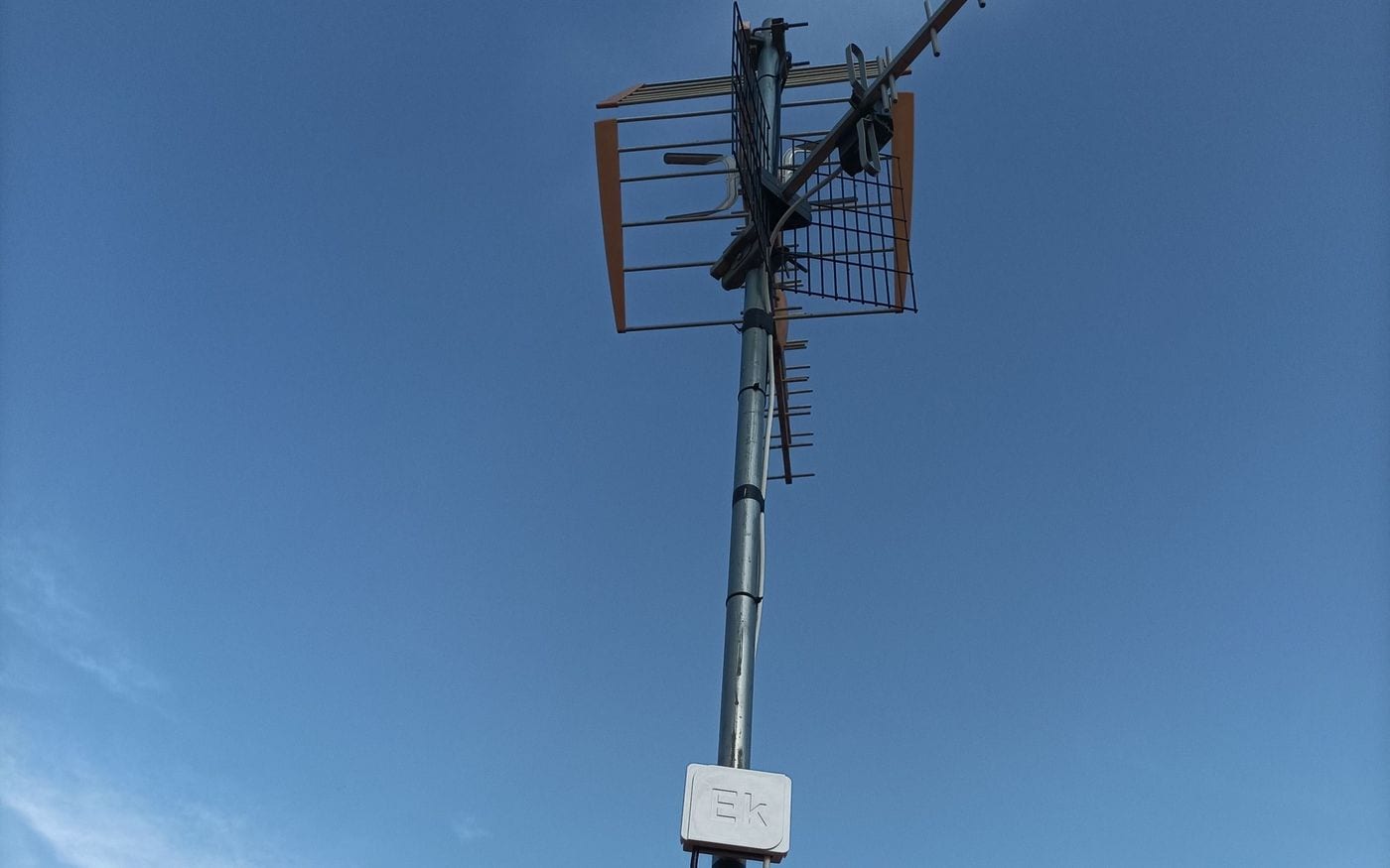 Después: Antena TDT con amplificador de mástil