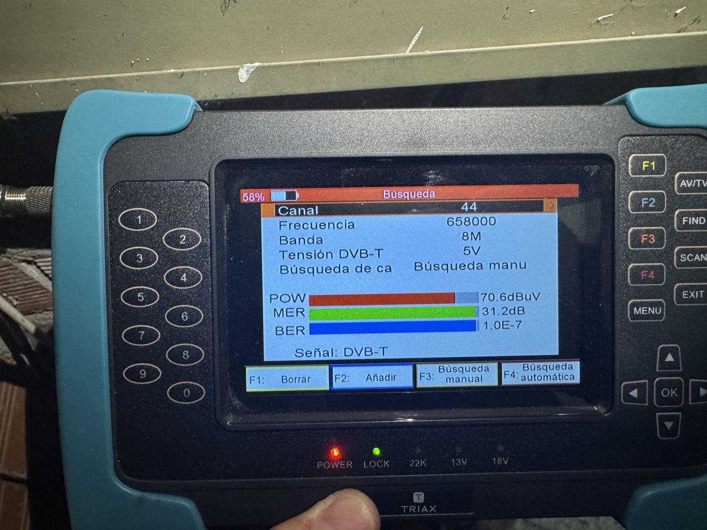 Sustitución de amplificador Triax por cabezal programable Ek: Comprobación de señal con medidor de campo