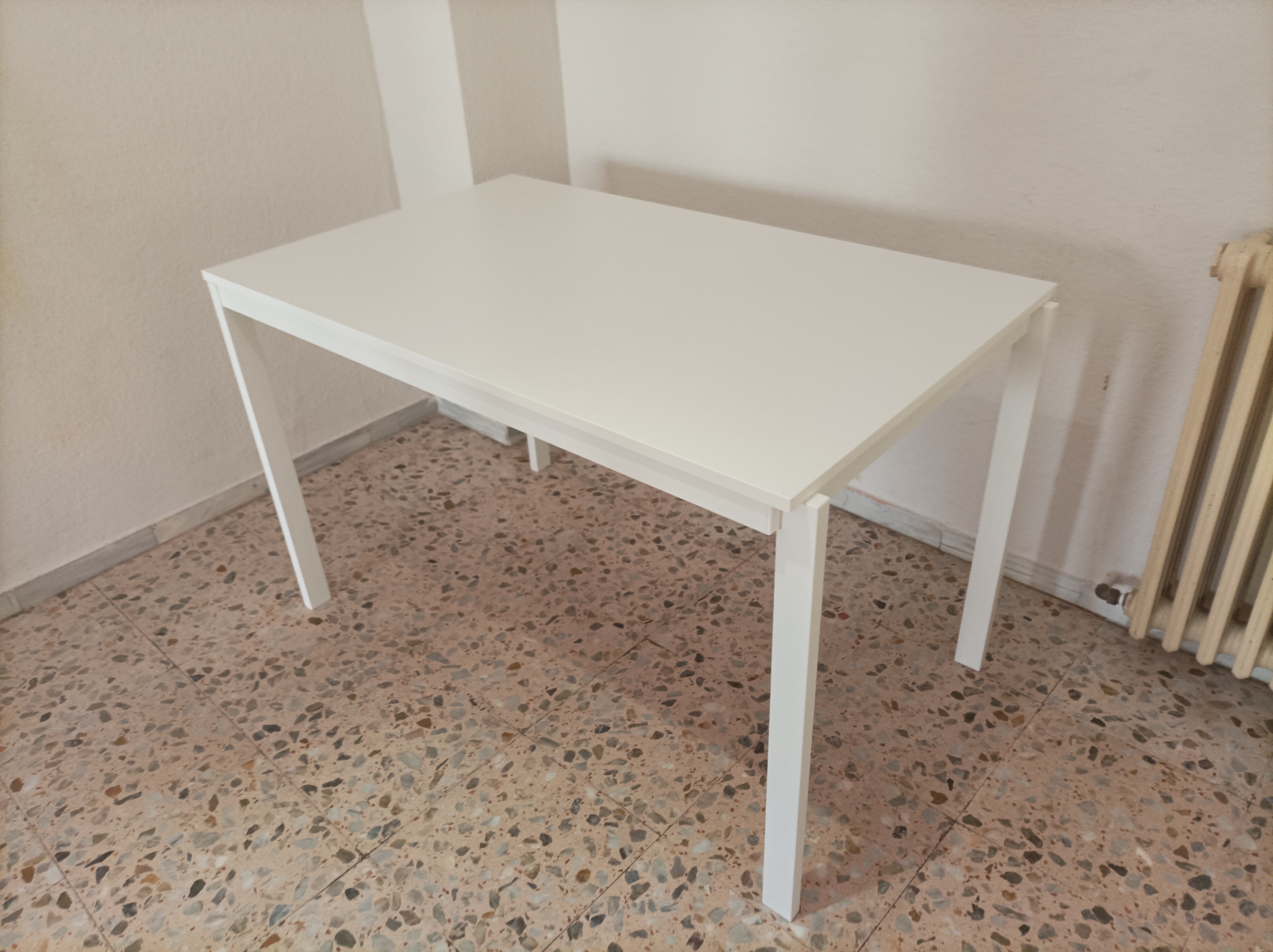 Después: Mesa de comedor blanca